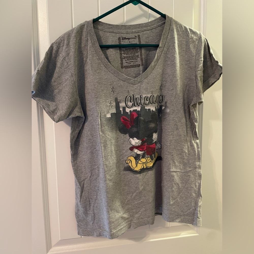 Grey Disney Store Chicago skyline Mickey and Minnie Mouse shirt